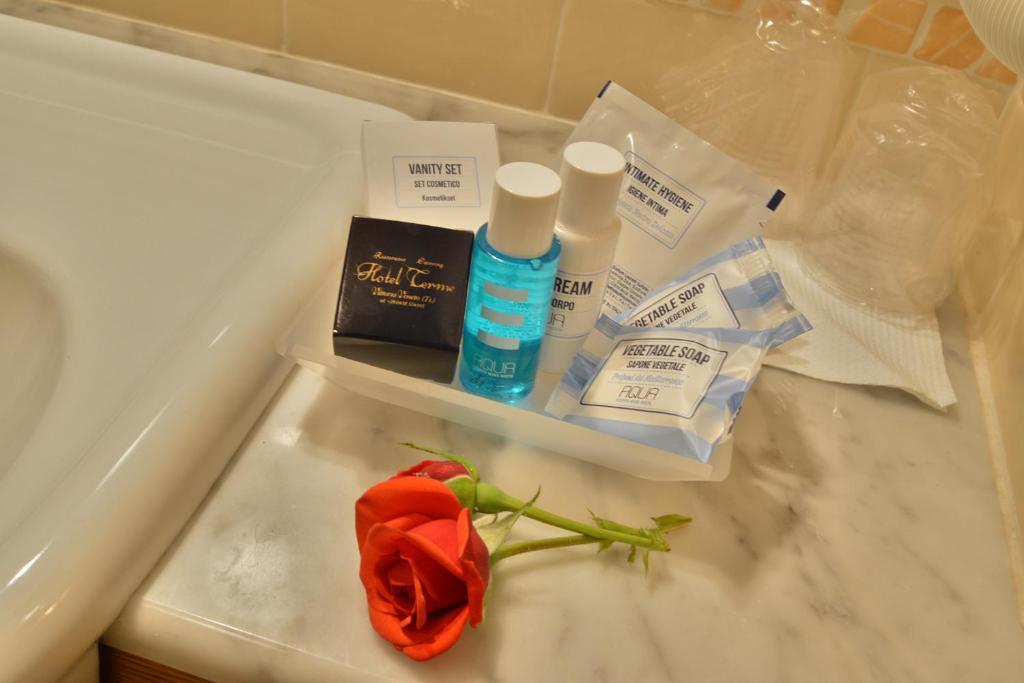 Hotel Terme Vittorio Veneto Phòng bức ảnh