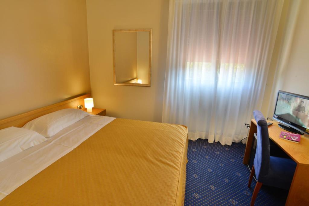 Hotel Terme Vittorio Veneto Phòng bức ảnh