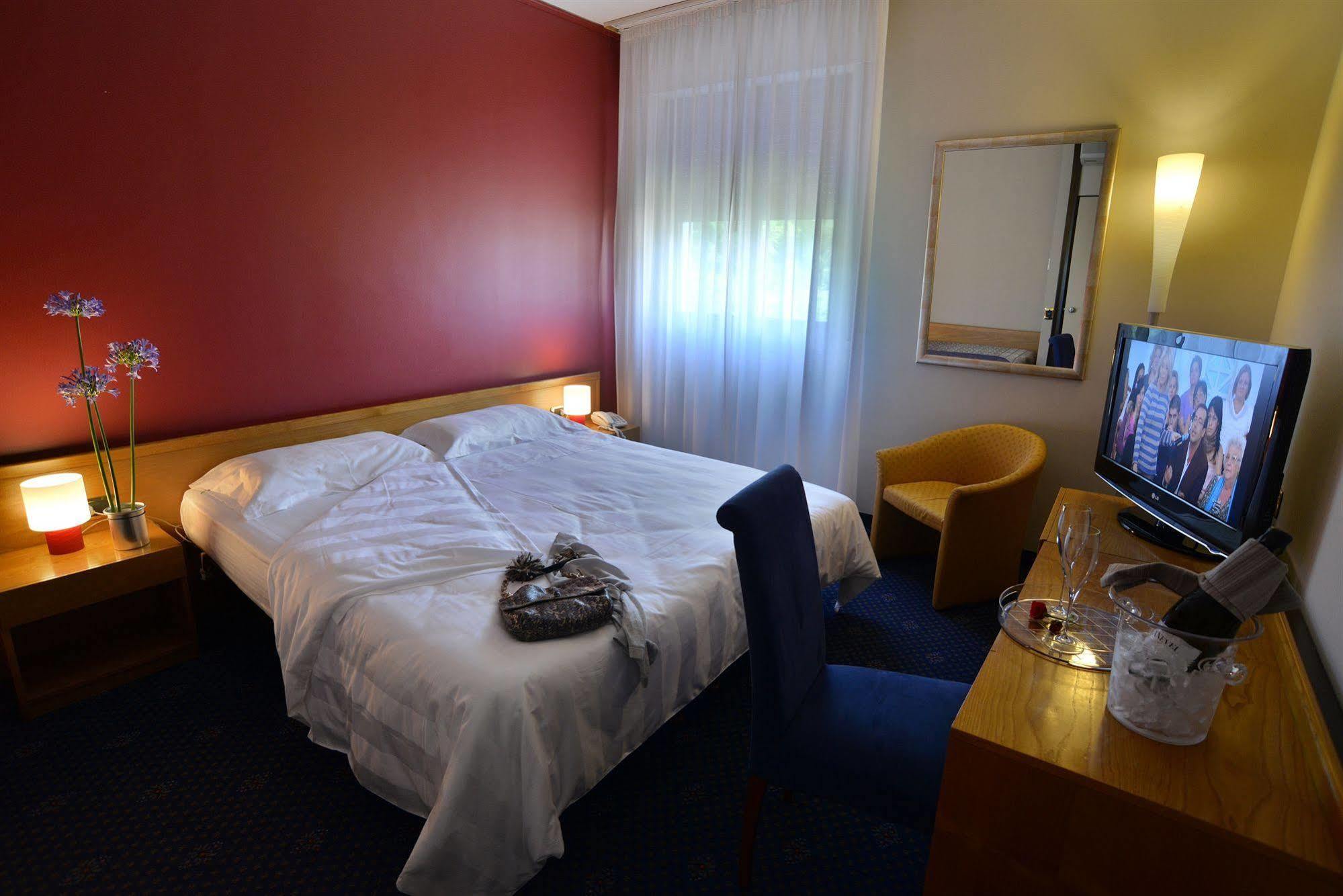 Hotel Terme Vittorio Veneto Ngoại thất bức ảnh
